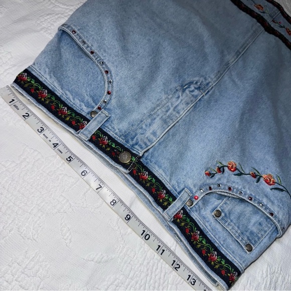 Vintage Denim Skirt Embroidered Rose Detailing 100% Cotton Size 8 Bill Blass - Picture 3 of 12